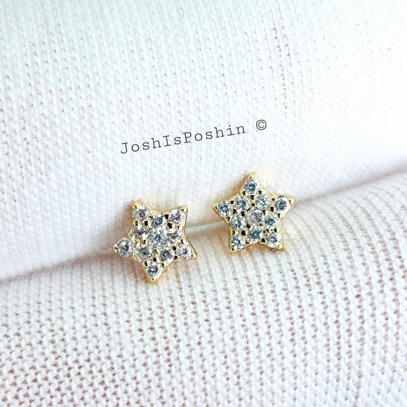 Star shape diamond stud earrings in 18K gold over sterling silver - Picture 7 of 8